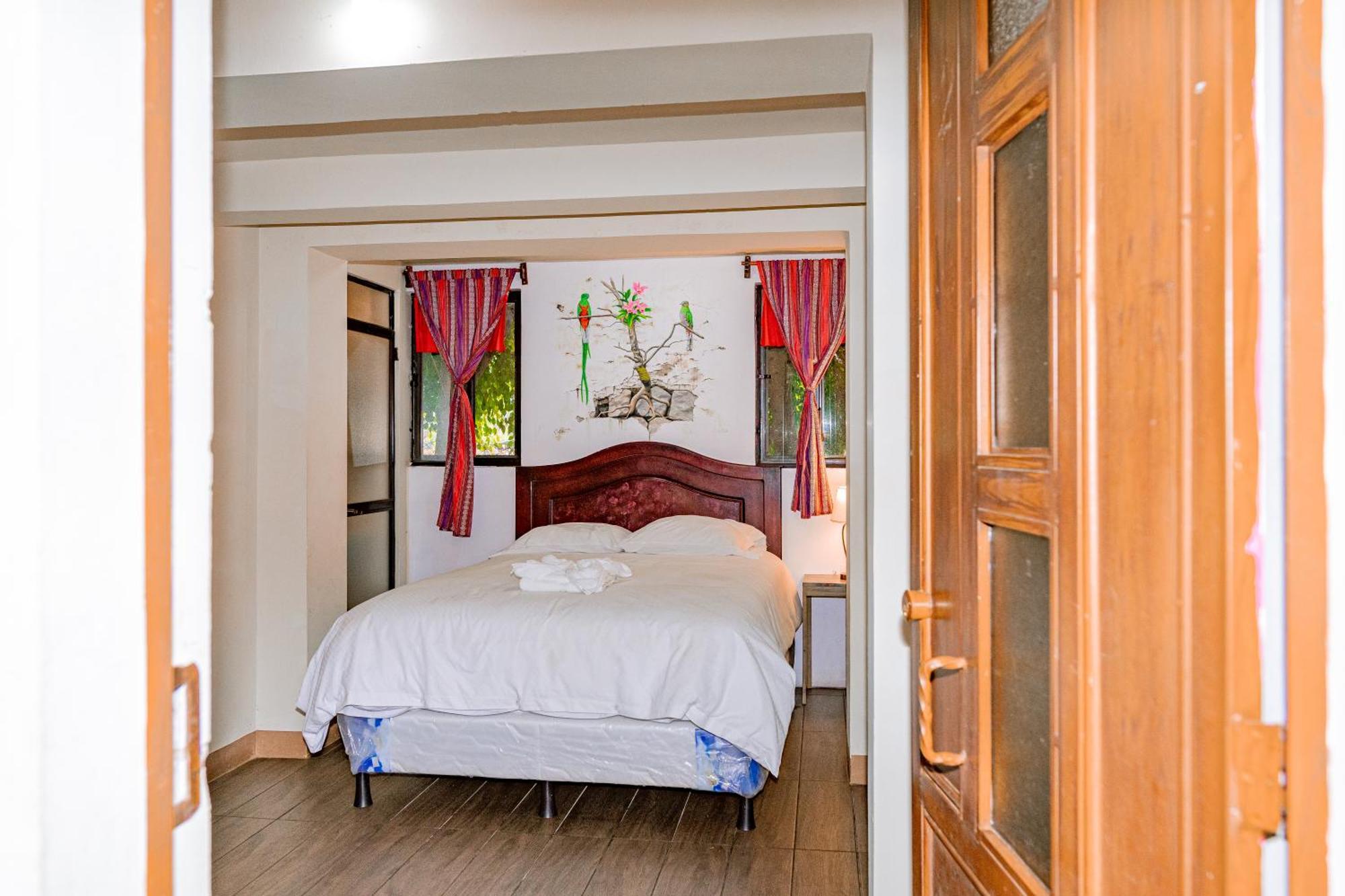 Hotel Ariana Сан-Педро-ла-Лагуна Екстер'єр фото
